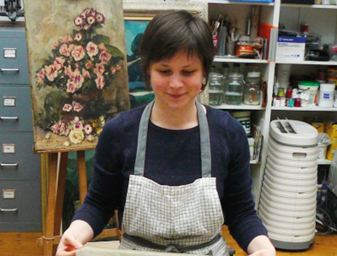 alumni-eugenie-falise-co-gerante-et-restauratrice-chez-artbee-conservation-1.jpg